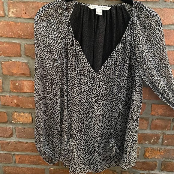 Diane Von Furstenberg Silk Blouse (US 2) - Picture 4 of 5